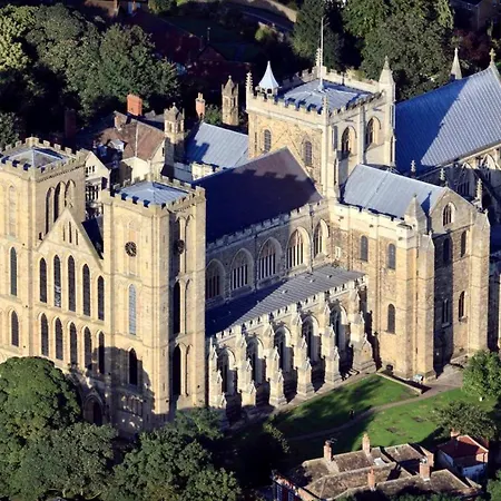 Appleblossom Lodge, Lido Leisure Park, *