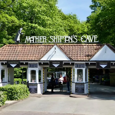 Appleblossom Lodge, Lido Leisure Park,