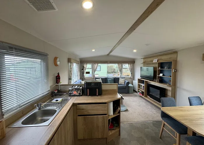 Appleblossom Lodge, Lido Leisure Park, *