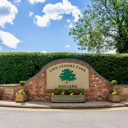 Appleblossom Lodge, Lido Leisure Park,